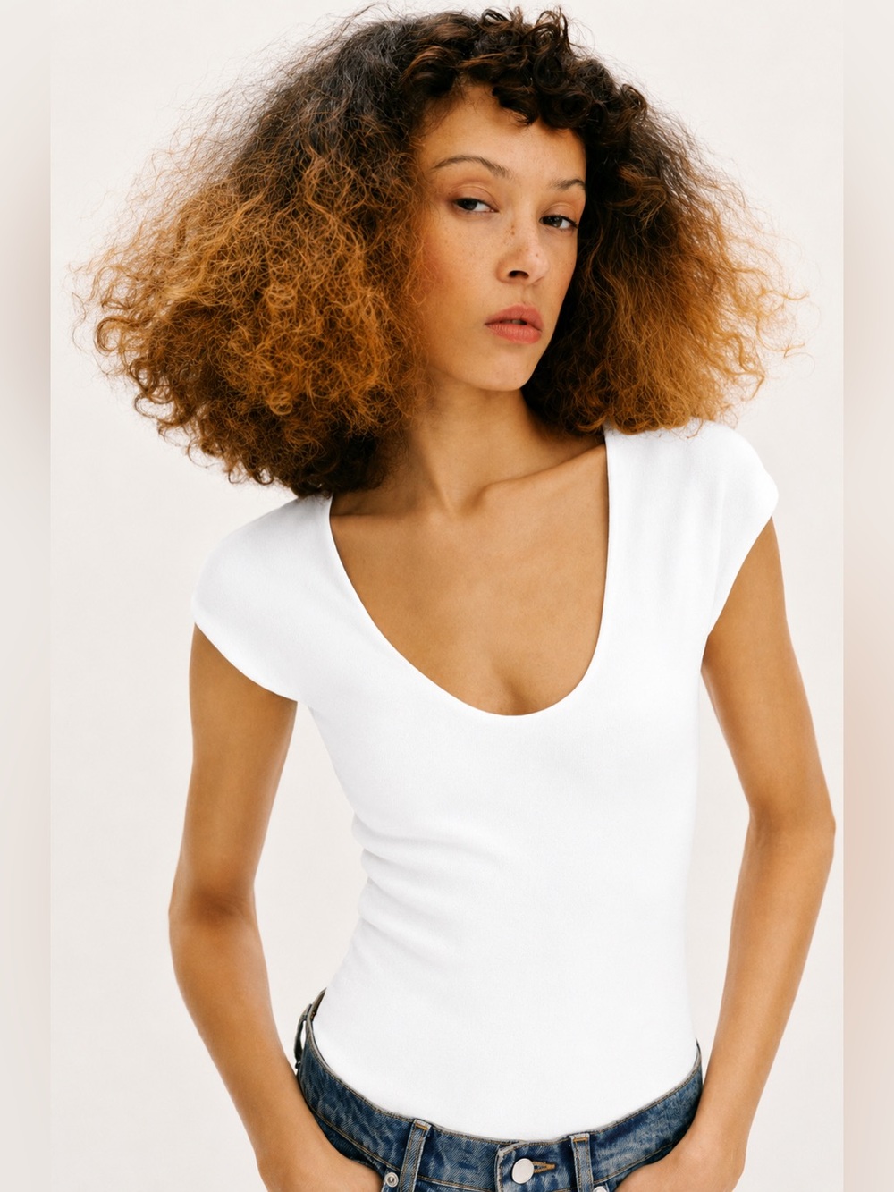Zara Women’s White Scoop Neck Cap Sleeve Top